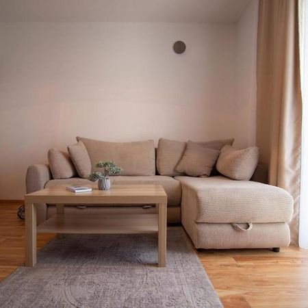 Laurel Apartments Бар Экстерьер фото
