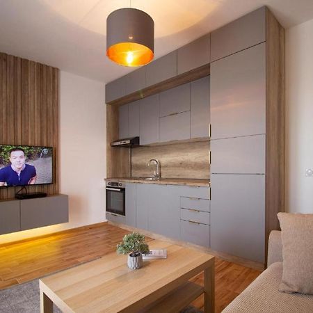 Laurel Apartments Бар Экстерьер фото