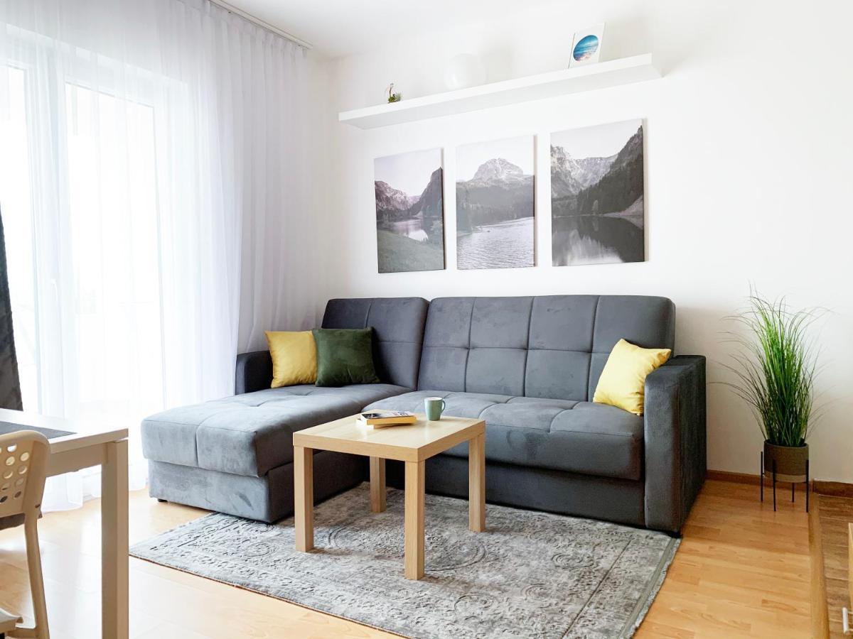 Laurel Apartments Бар Экстерьер фото