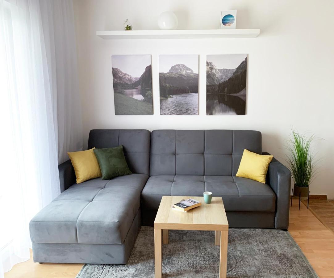 Laurel Apartments Бар Экстерьер фото