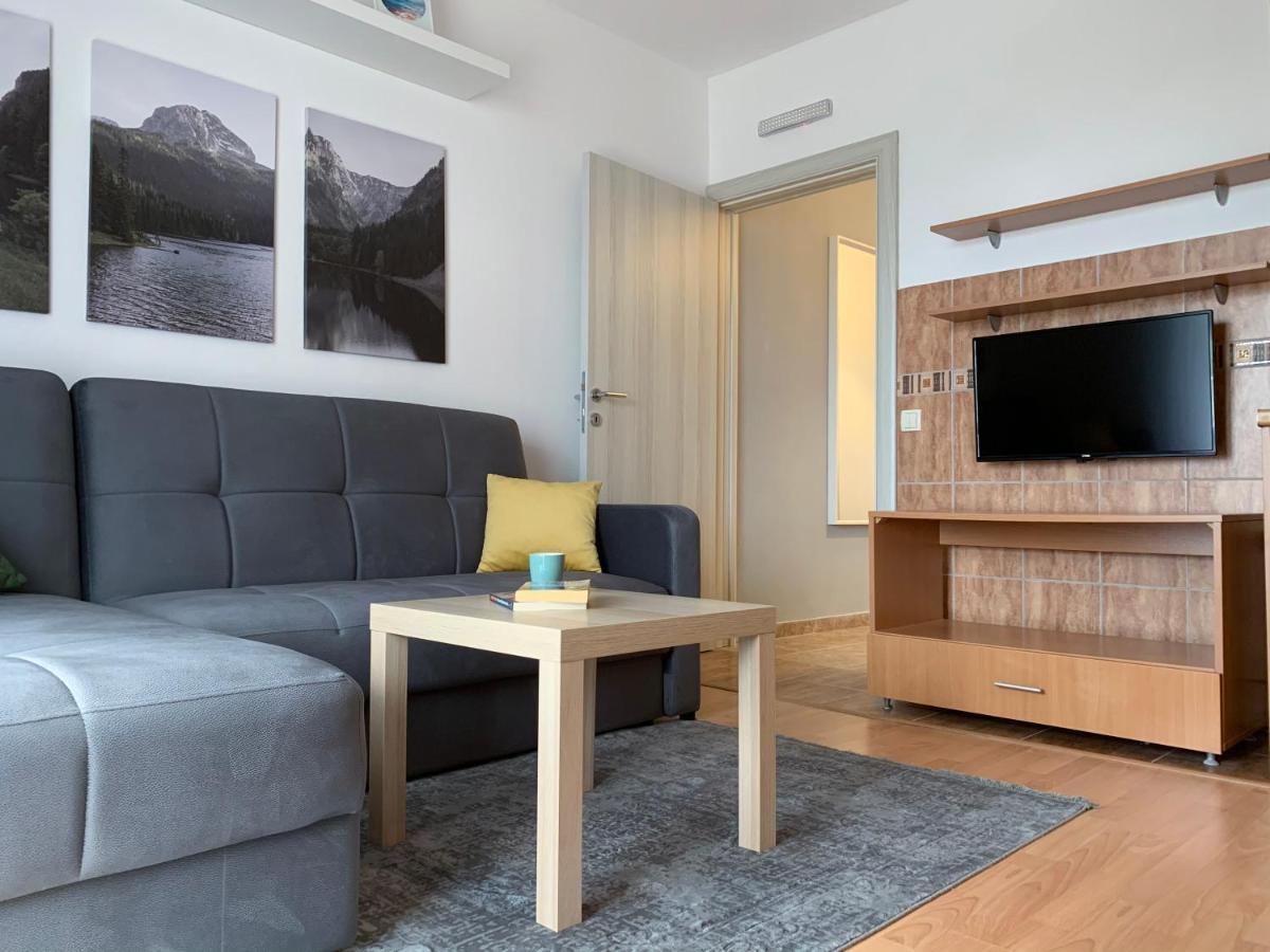 Laurel Apartments Бар Экстерьер фото