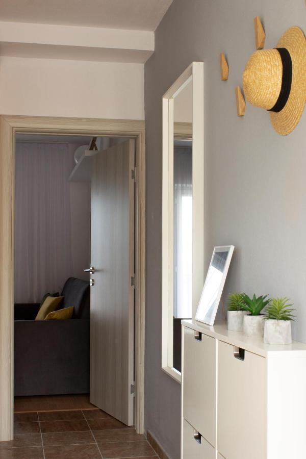 Laurel Apartments Бар Экстерьер фото